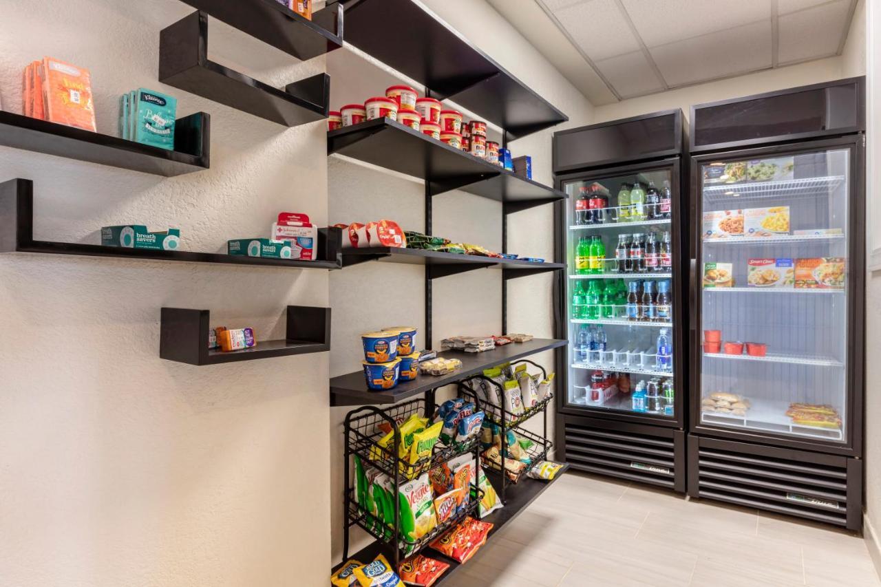 Holiday Inn Express Metropolis By Ihg Экстерьер фото