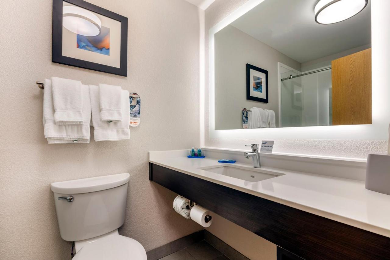 Holiday Inn Express Metropolis By Ihg Номер фото